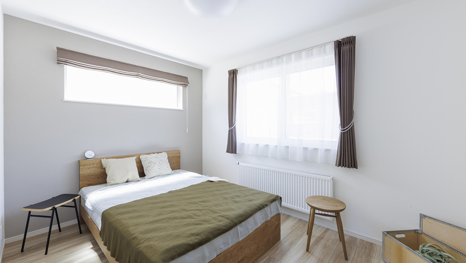 SOUHOUSEのナチュラルデザイン住宅、落ち着いた雰囲気のベッドルーム