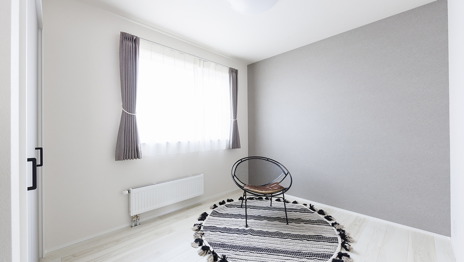 SOUHOUSEのプレミアムデザイン住宅、シンプルでモダンな個室