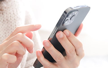 SOU HOUSEのメールマガジンを受け取る女性